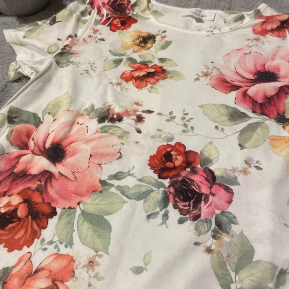 NWOT Floral Tee - Picture 4 of 7